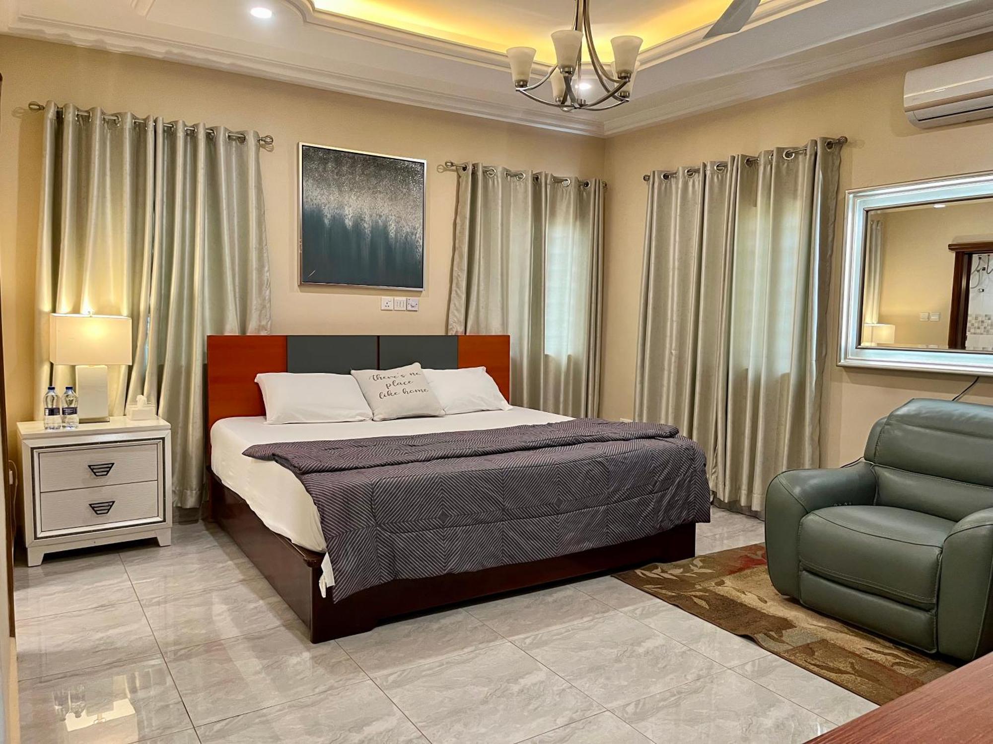 Seyramz Palace - Free Airport Pick Up - High Speed Starlink Wifi - Car Rental Tamale Ngoại thất bức ảnh